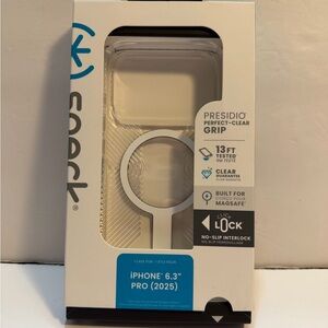 Fits the NEW iPhone 17 Speck Presidio Clear Grip Case 6.3" Pro - Transparent